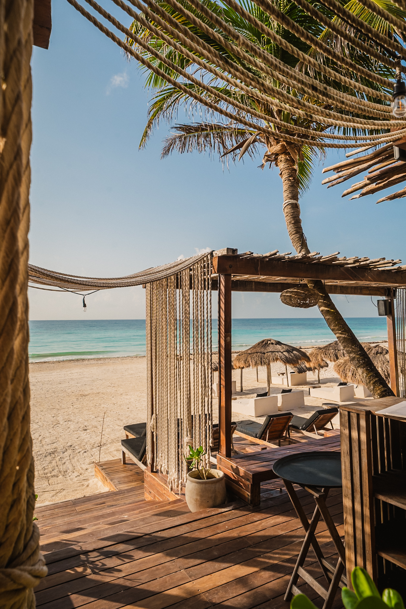 Restaurant beach club